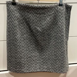 H&M skirt side sip NWT size 8/40